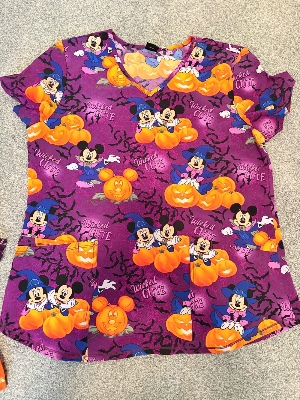Women’s medium Halloween scrub top Mickey Mouse